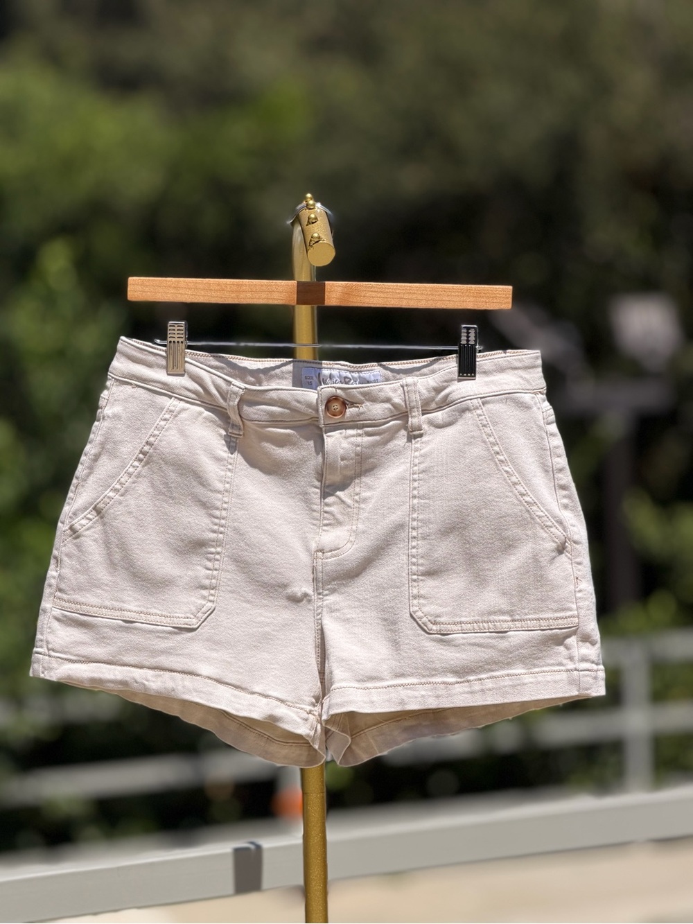 Indigo Rein Cream Utility Shorts